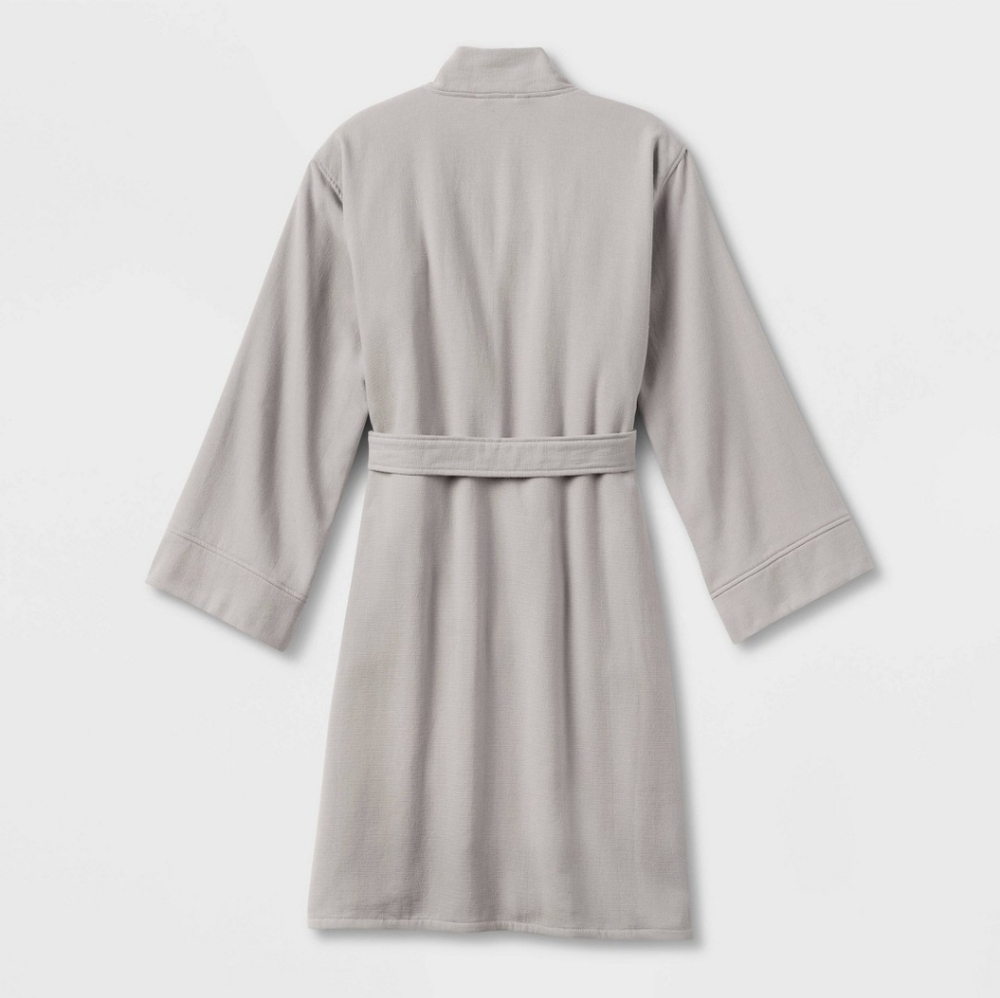 NEW Room Essentials Light Gray Bath Robe with Pockets - Picture 5 of 6